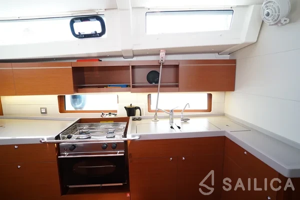 Oceanis 46.1 - Yacht Charter Sailica