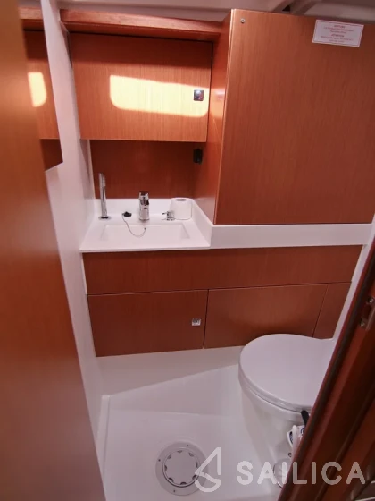 Bavaria C45 - Yacht Charter Sailica