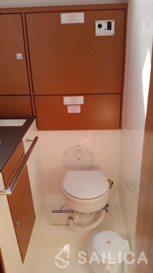Bavaria 46 Cruiser - Yacht Charter Sailica