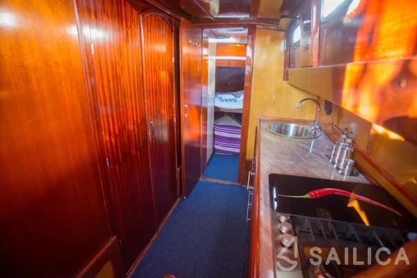 Leut - Yacht Charter Sailica