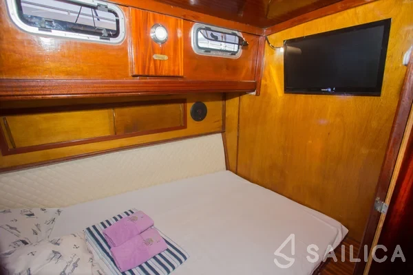 Leut - Yacht Charter Sailica