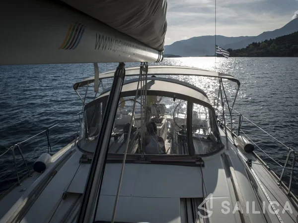 Oceanis 43 - Yacht Charter Sailica