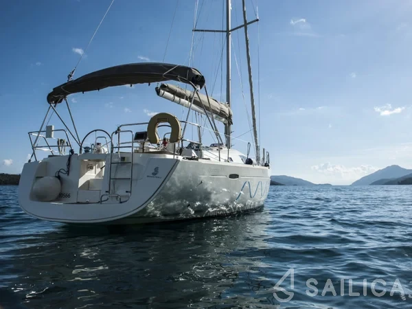 Oceanis 43 - Yacht Charter Sailica