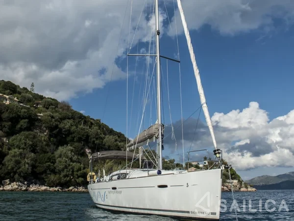 Oceanis 43 - Yacht Charter Sailica