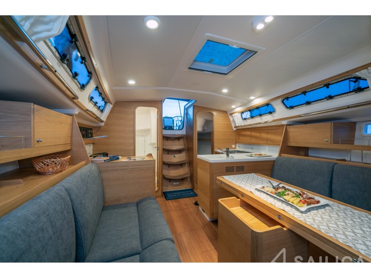 Xc 35 - Yacht Charter Sailica