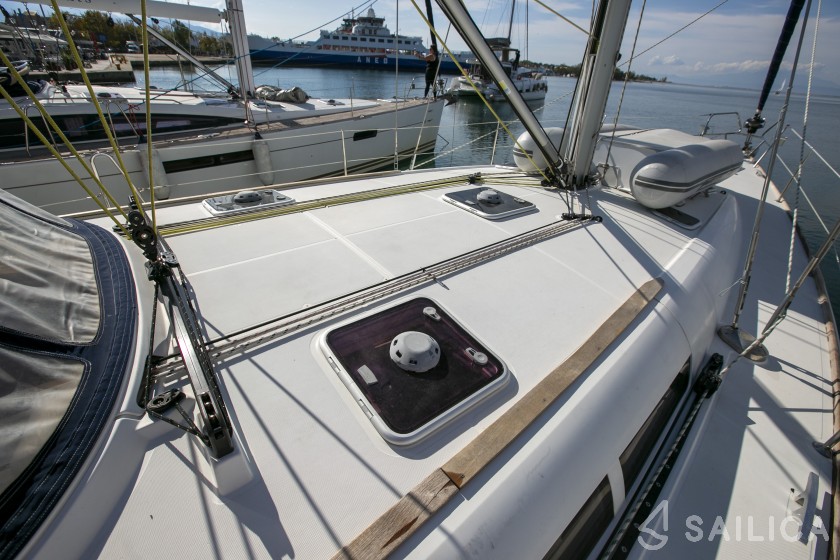 Sun Odyssey 49i - Yacht Charter Sailica
