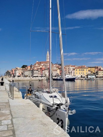 First 35 - Yacht Charter Sailica
