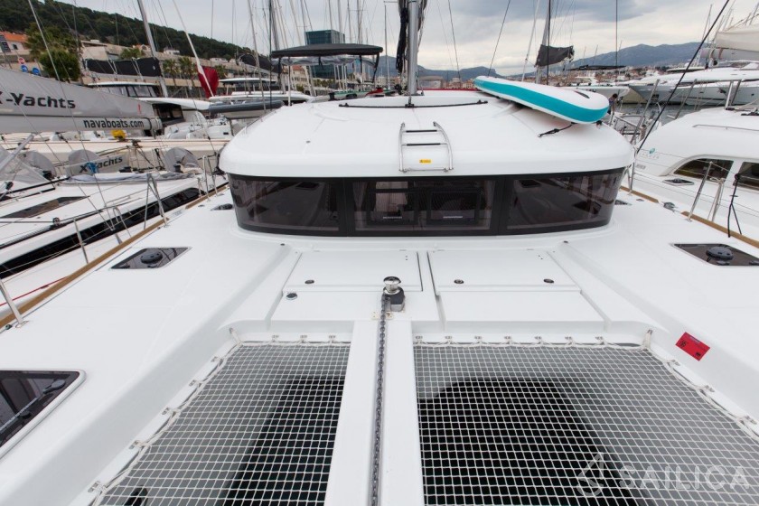 Lagoon 40 - Yacht Charter Sailica