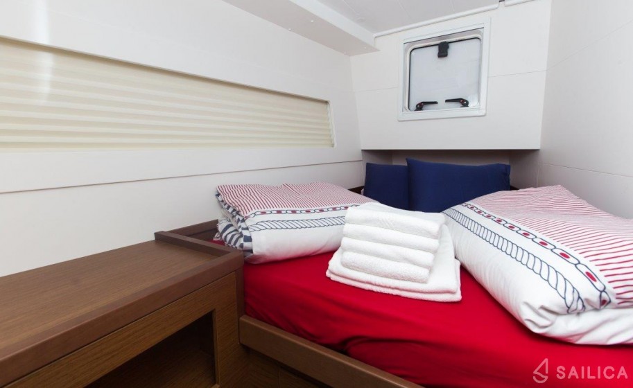 Lagoon 40 - Yacht Charter Sailica