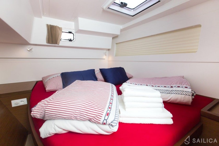 Lagoon 40 - Yacht Charter Sailica