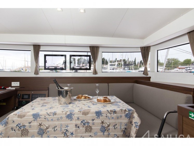 Lagoon 40 - Yacht Charter Sailica