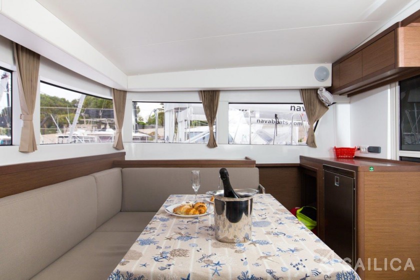 Lagoon 40 - Yacht Charter Sailica