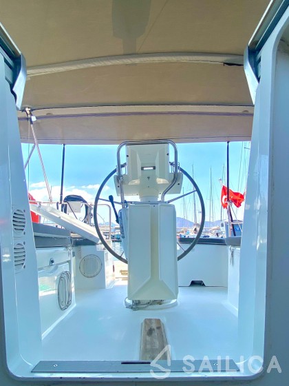 Oceanis 34 - Yacht Charter Sailica