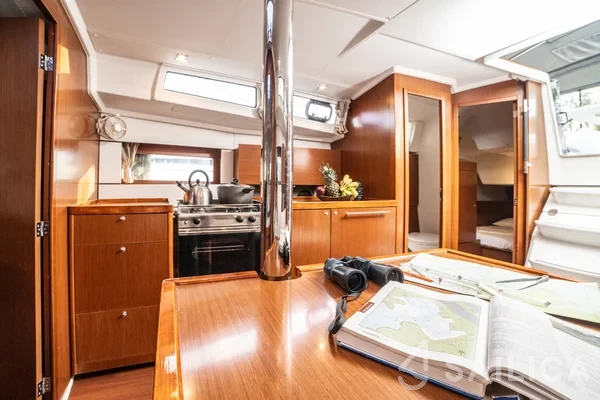 Oceanis 38.1 - Yacht Charter Sailica