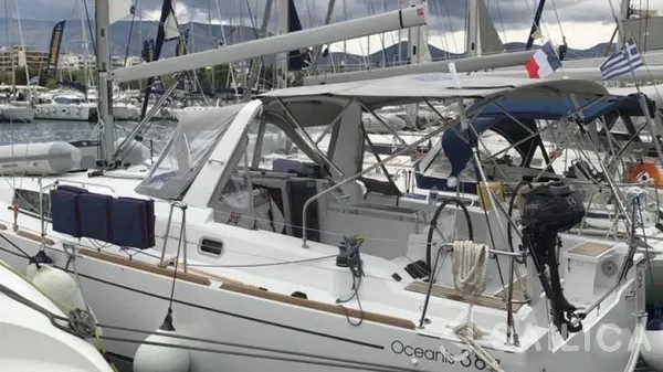 Oceanis 38.1 - Yacht Charter Sailica