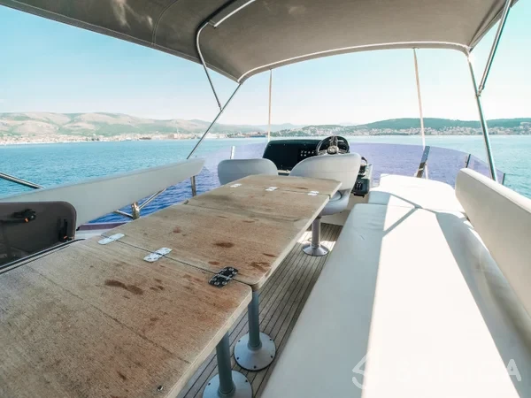 Bavaria R40 FLY - Yacht Charter Sailica