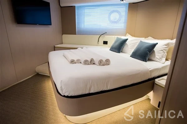 Azimut 55 - Yacht Charter Sailica