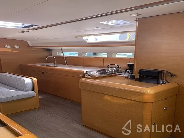 Sun Odyssey 519 - Yacht Charter Sailica