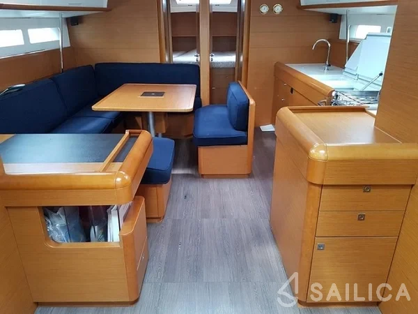 Sun Odyssey 519 - Yacht Charter Sailica