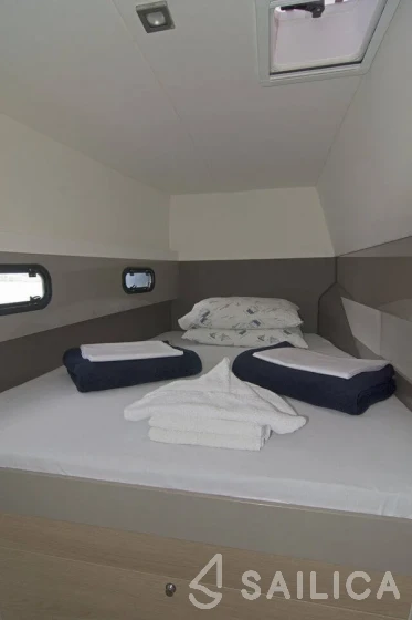 Bali 4.1 - Yacht Charter Sailica