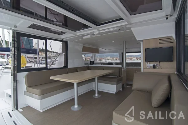 Bali 4.1 - Yacht Charter Sailica
