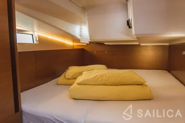 Sun Odyssey 490 - Yacht Charter Sailica