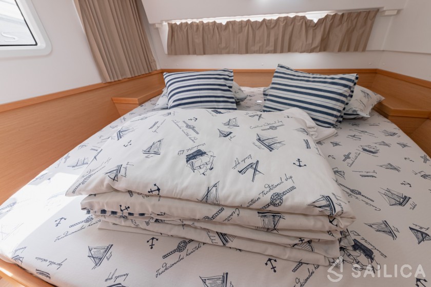 Lagoon 42 - 4 + 2 cab. - Yacht Charter Sailica