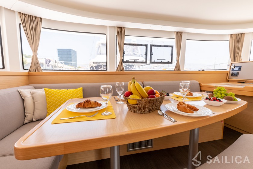 Lagoon 42 - 4 + 2 cab. - Yacht Charter Sailica