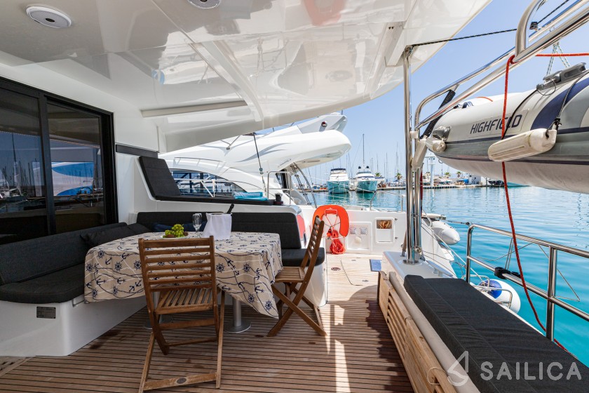 Lagoon 42 - 4 + 2 cab. - Yacht Charter Sailica