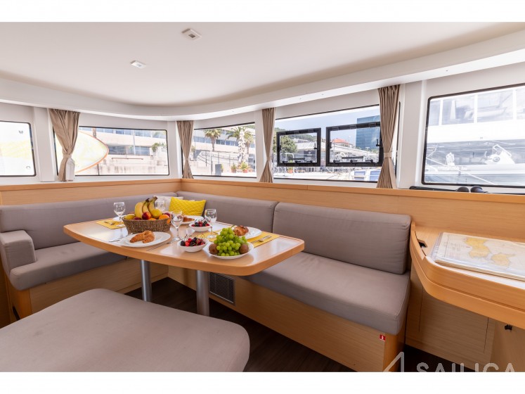Lagoon 42 - 4 + 2 cab. - Yacht Charter Sailica