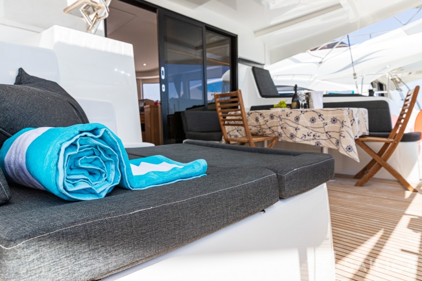Lagoon 42 - 4 + 2 cab. - Yacht Charter Sailica