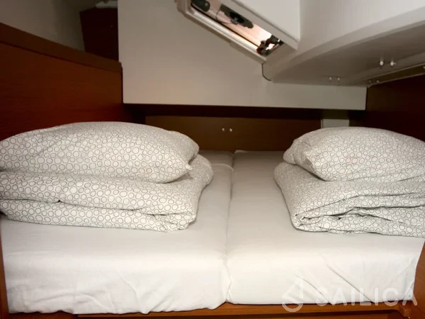 Sun Odyssey 349 - Yacht Charter Sailica