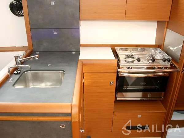 Sun Odyssey 349 - Yacht Charter Sailica