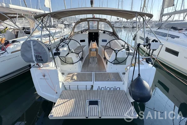 Sun Odyssey 349 - Yacht Charter Sailica