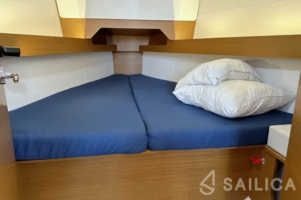 Sun Odyssey 349 - Yacht Charter Sailica