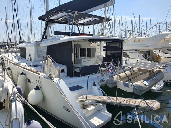 Lagoon 450  Flybridge - Yacht Charter Sailica