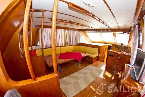 Staryacht 1940 - Yacht Charter Sailica
