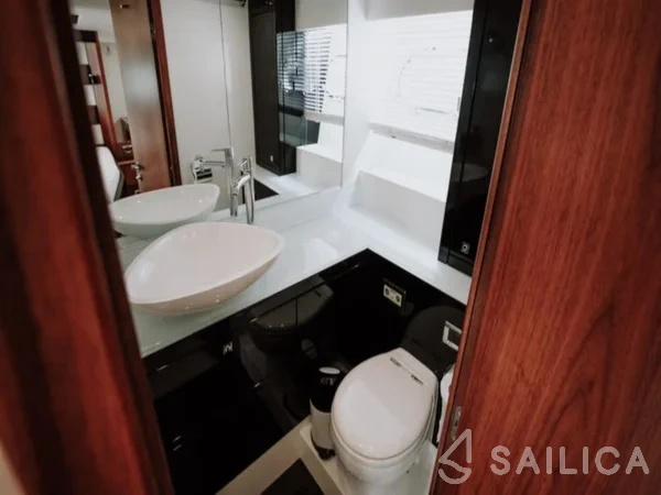Sunseeker 64 - Yacht Charter Sailica