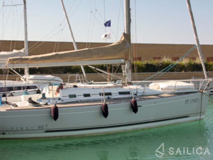First 40.7 - Yacht Charter Sailica