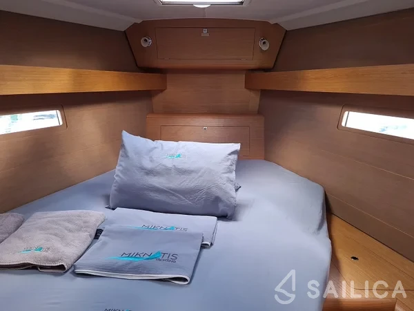 Dufour 412 GL - Yacht Charter Sailica