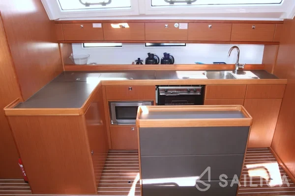 Bavaria 46 Cruiser - Yacht Charter Sailica