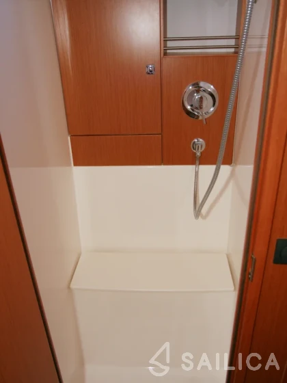 Bavaria 46 Cruiser - Yacht Charter Sailica