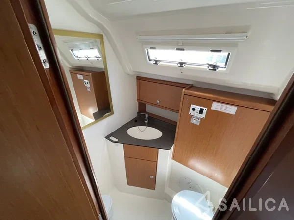 Bavaria 51 Cruiser - Yacht Charter Sailica