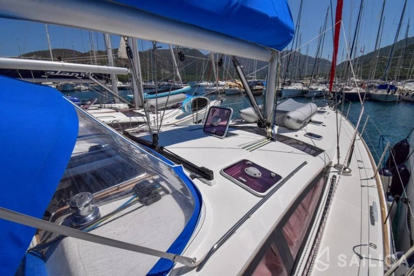 Jeanneau 53 - Yacht Charter Sailica