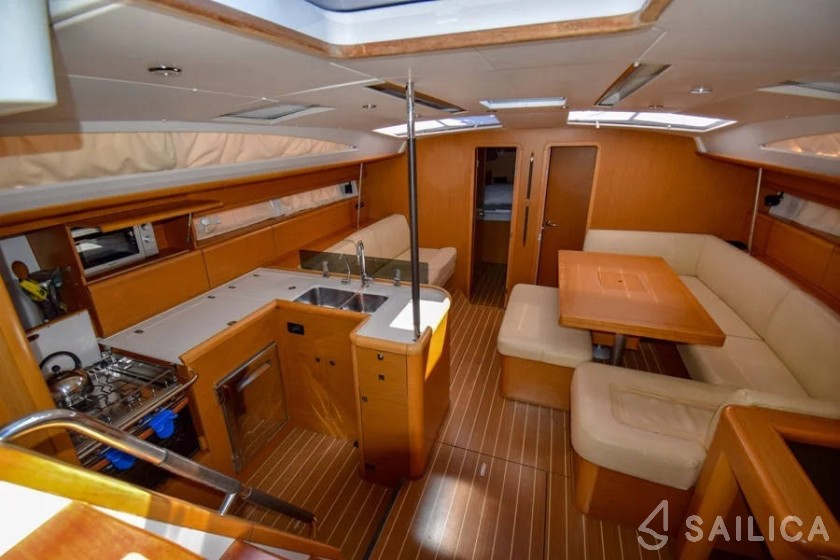 Jeanneau 53 - Yacht Charter Sailica