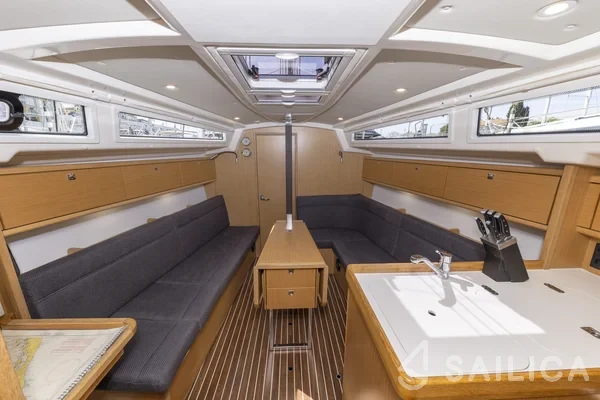 Bavaria Cruiser 34 Style - Yacht Charter Sailica