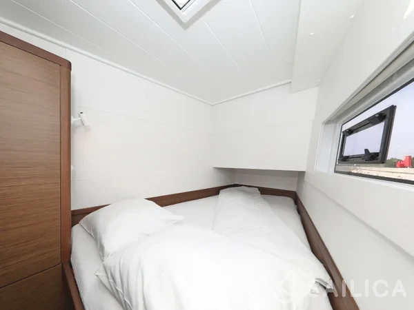Lagoon 40 - Yacht Charter Sailica