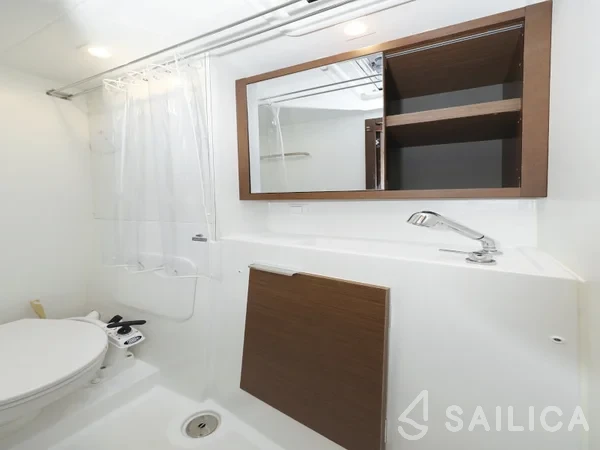 Lagoon 40 - Yacht Charter Sailica