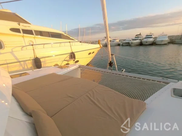 Lucia 40 - Yacht Charter Sailica
