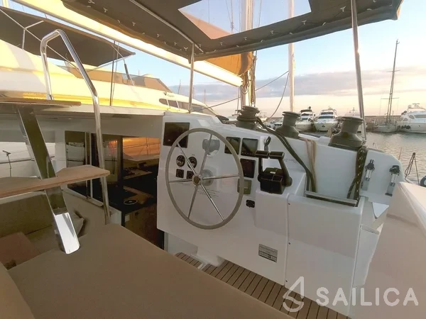 Lucia 40 - Yacht Charter Sailica